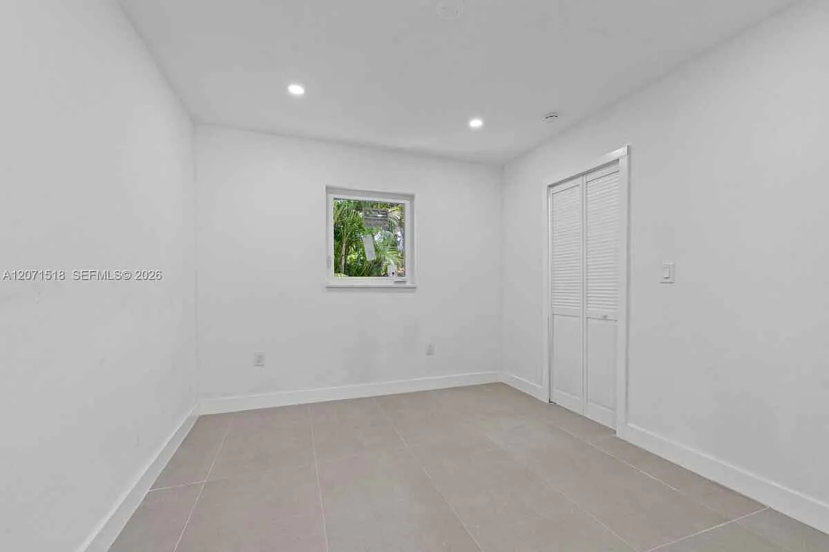 1849 Nw 16th St # 1 Miami, Fl 33125 — Photo 3