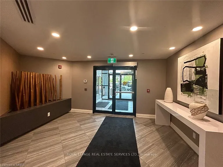 128 Grovewood Cmn #202 — Photo 2