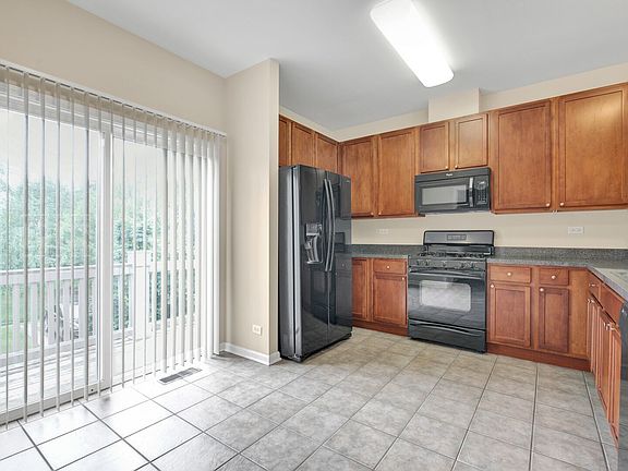 5th image of 1139 N Claremont Dr