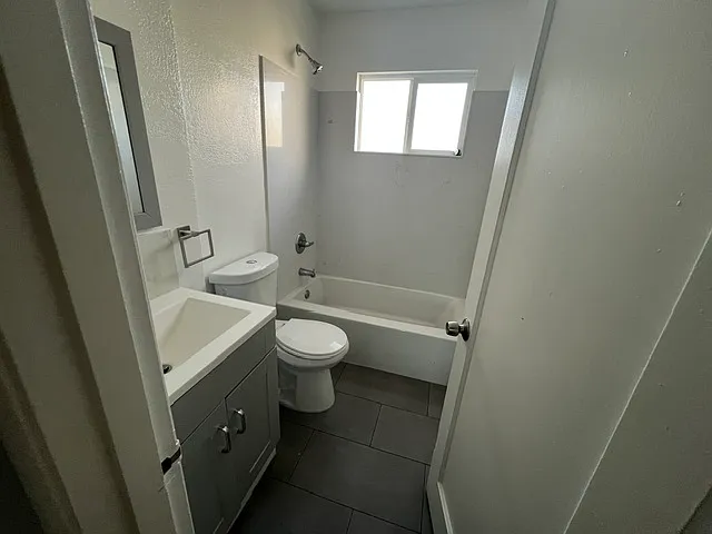 3613 Barrett Ave — Photo 3