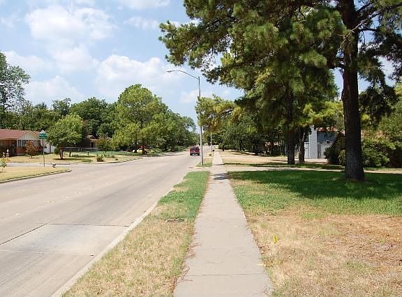 2nd image of 7105 Meadowbrook Dr