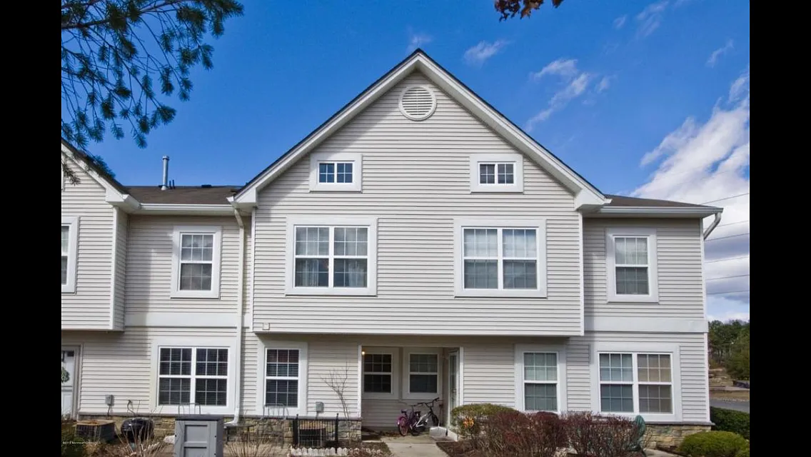 23 Forrest Ct photo 1