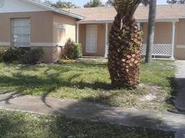 966 Hearty St, North Fort Myers, FL 33903
