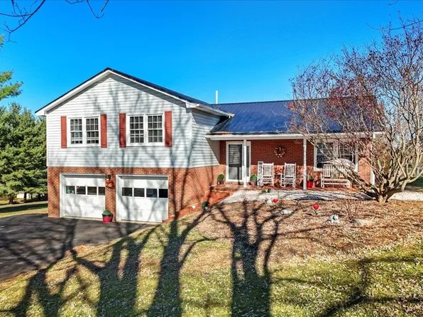 4561 Mountain View Dr, Dublin, VA 24084