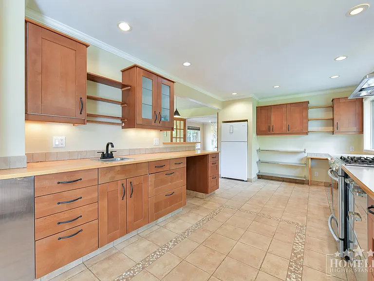 13900 Blackburn Ave #HOUSE — Photo 8