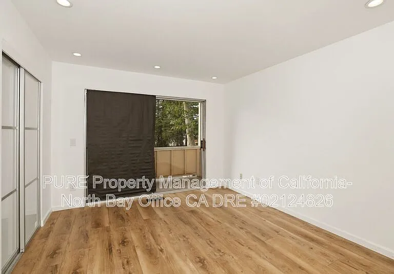 455 Enterprise Dr — Photo 11