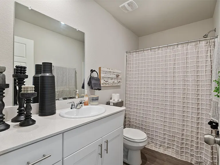 534 Dalloway St — Photo 13