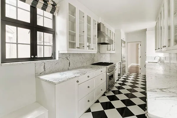 Rented by Sotheby's International Realty | media 27