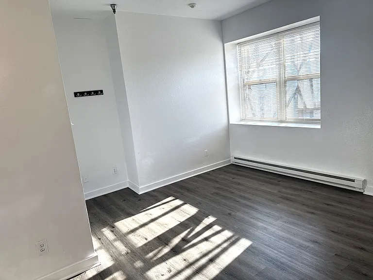 Elks Apartments — Photo 13