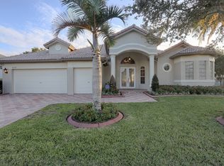 8026 N Savannah Cir, Davie, FL 33328