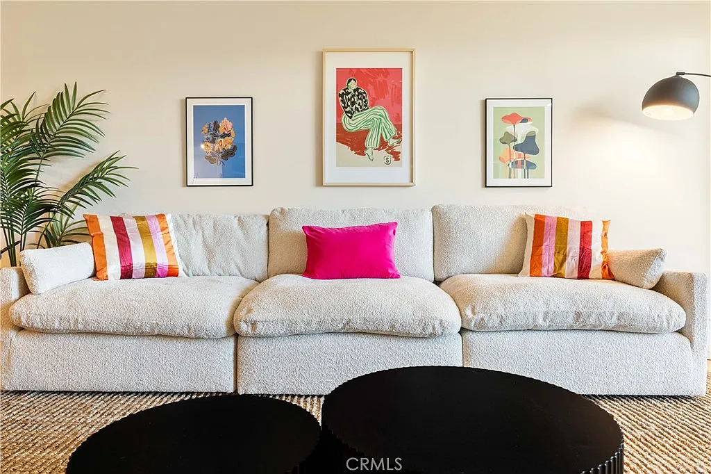 2 bed, 1174 sqft, $7,495 — Photo 2