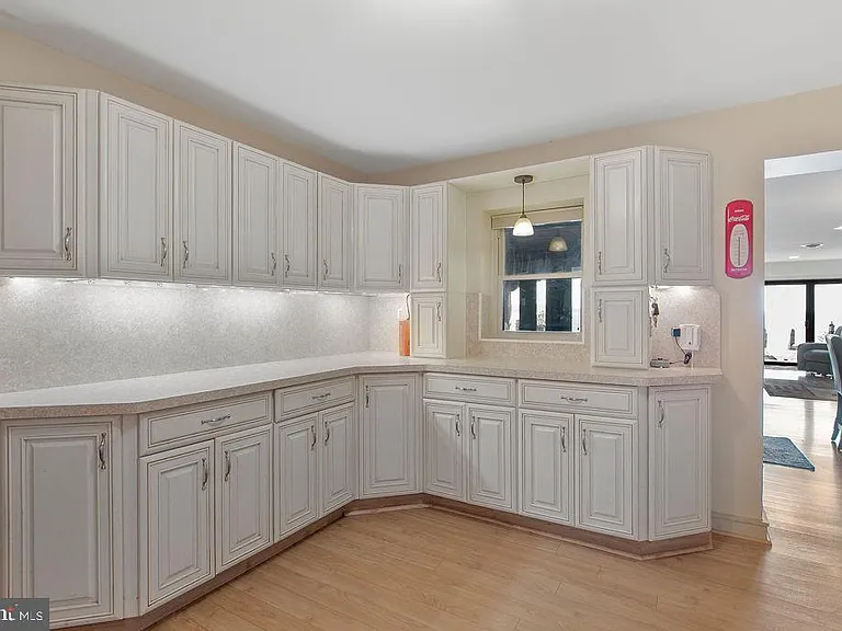 1348 Carpenters Point Rd — Photo 7