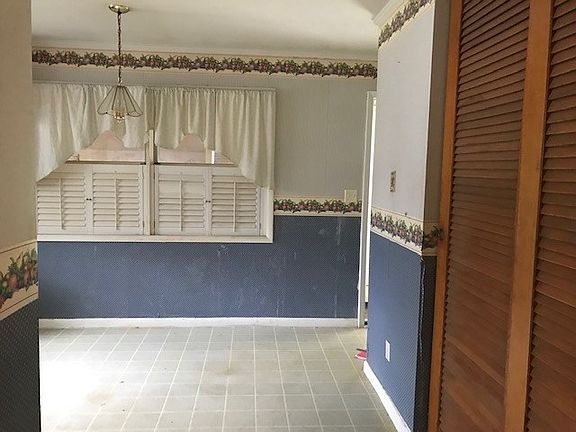 4th image of 123 Lynbrook Dr