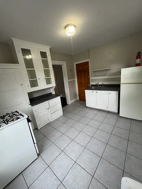 1 bed, 600 sqft, $900 — Photo 2