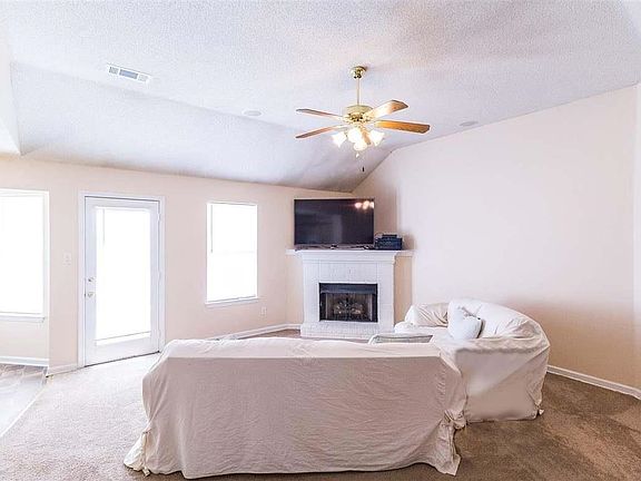 3rd image of 2774 Breezy Ridge Trl