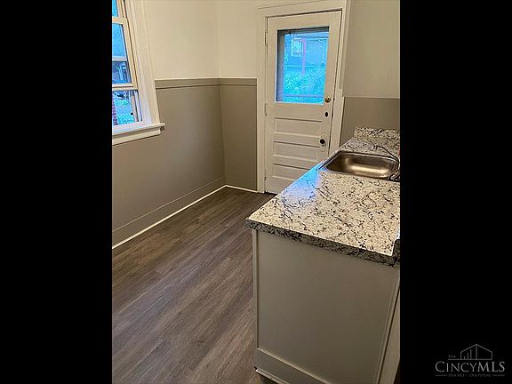5th image of 2119 Cathedral Ave