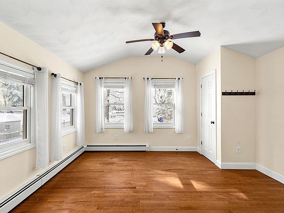 5th image of 18 Meadow Drive