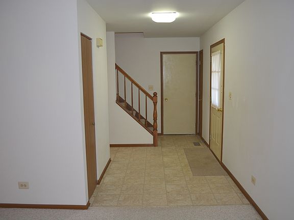2nd image of 820 Buckingham Ct