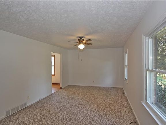 5th image of 1102 Entrada Dr