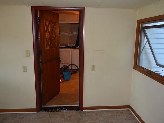 Mudroom (not climate controlled)