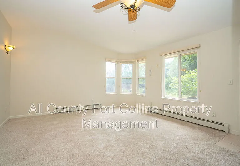 508 Louise Ln — Photo 12