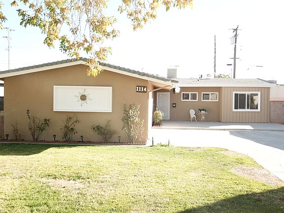 3rd image of 1114 W Avenue J15