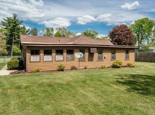 295 W Hononegah Rd, Rockton, IL 61072