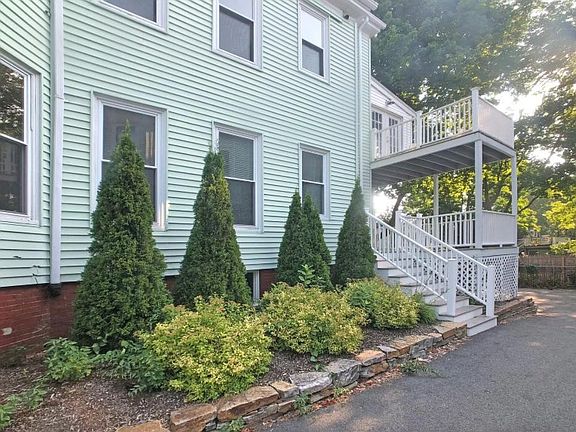Additional side entrance and first-floor porch.