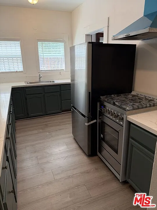 3 bed, 2.0 bath, 1768 sqft, $3,890 — Photo 4