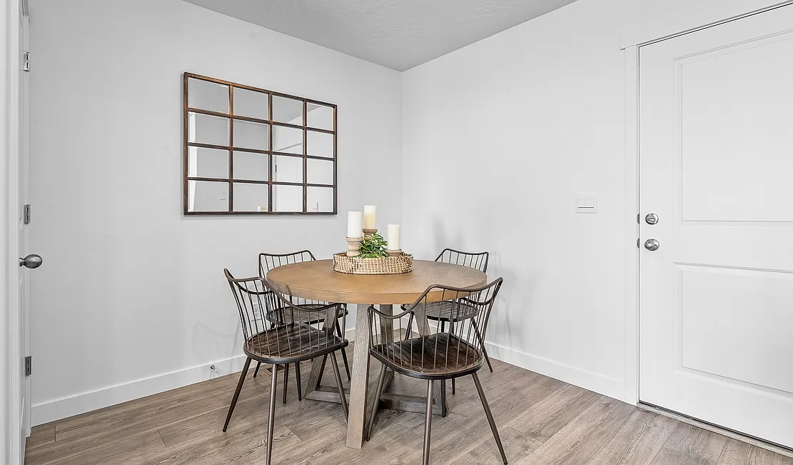3 bed, 1311 sqft, $1,950 — Photo 4