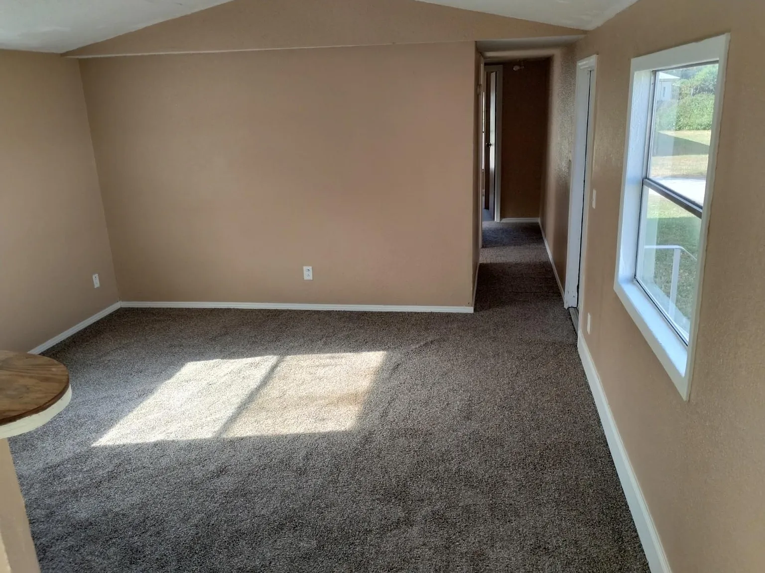 3 bed, $1,395 — Photo 2