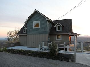 837 Piney Butt Loop, Gatlinburg, TN 37738