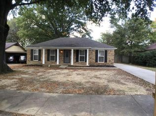 5962 Raintree Dr, Memphis, TN 38115