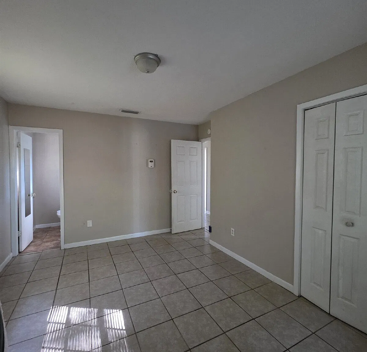 3 bed, 1.5 bath, 1025 sqft, $1,600 — Photo 4
