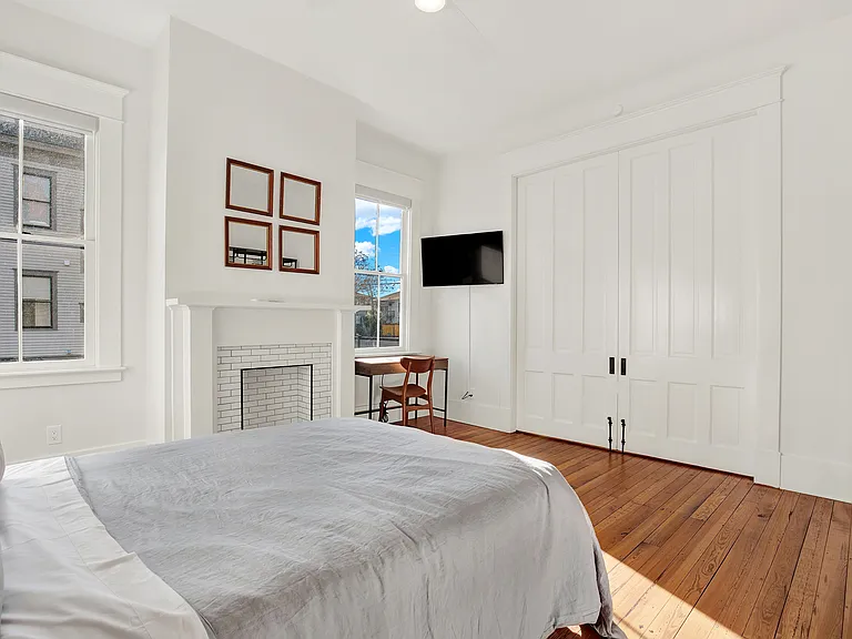 408 W 41st St #B — Photo 15