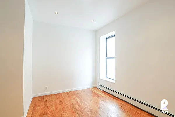 Rented by REZI | media 15