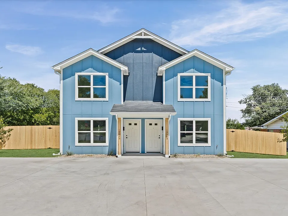 1902 E Avenue G #A