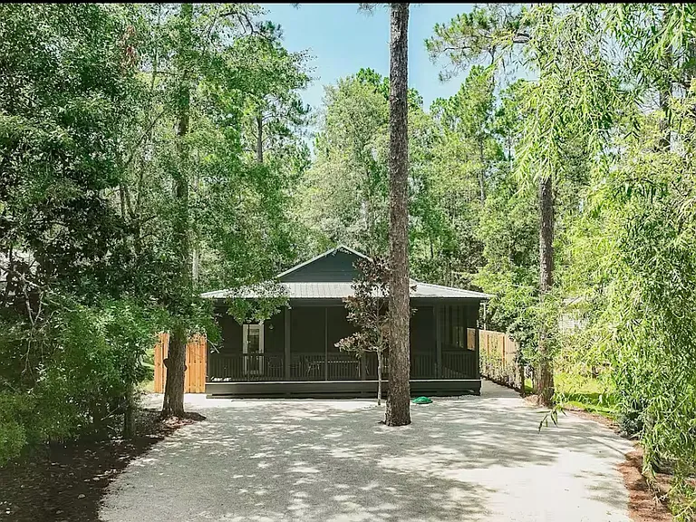 52 Summer Breeze Ln — Photo 1