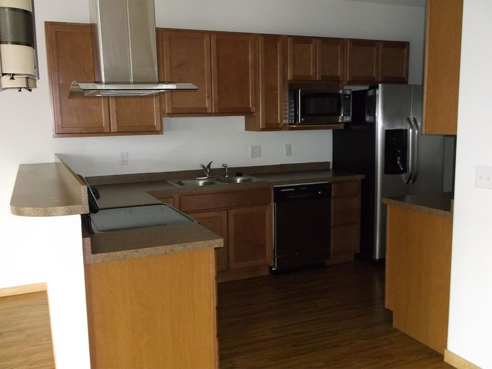 1st image of 3020 University Ave SE APT 202