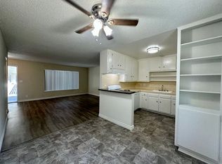 Lindley 8455, LP, Northridge, CA 91325