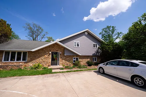 333 S Meadowbrook Dr Photo 1