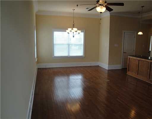 5th image of 727 W Beach Blvd