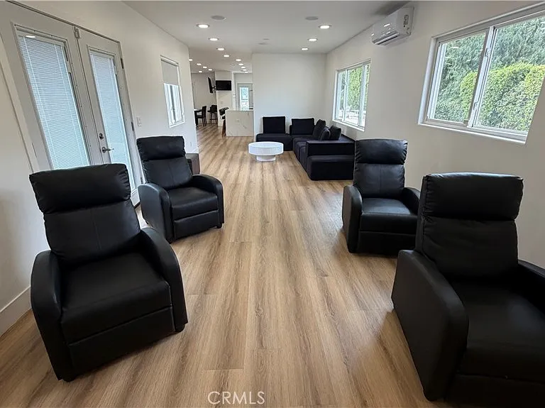 5855 Shirley Ave — Photo 11
