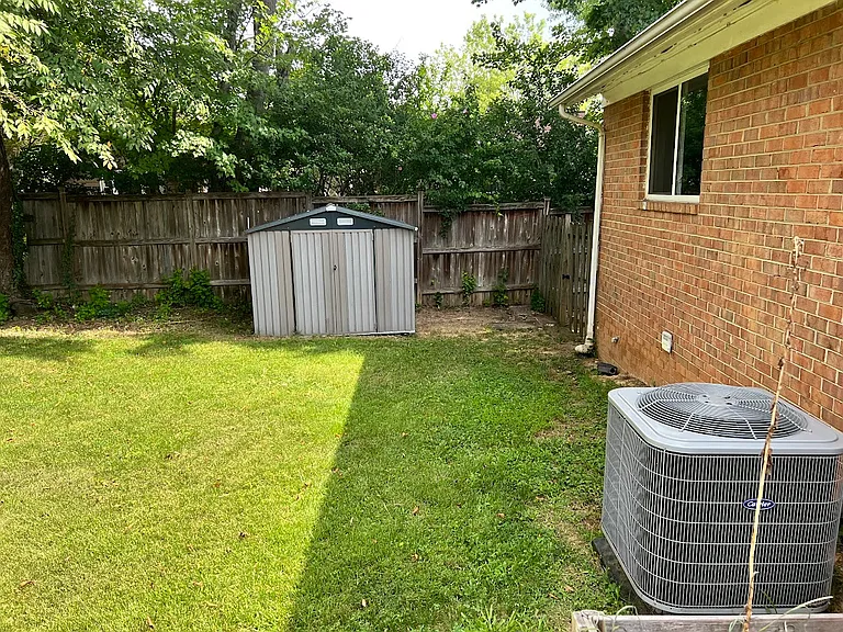 8110 Springfield Village Dr — Photo 11