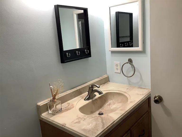 70 Normandy Ln #B — Photo 27