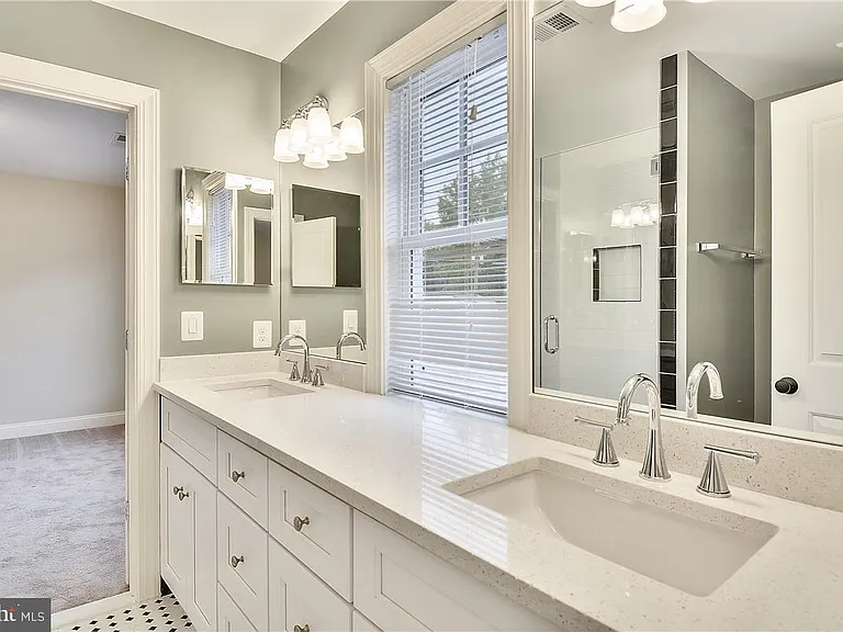 2205 N Edison St — Photo 25