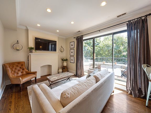 2nd image of 920 W Schubert Ave #3