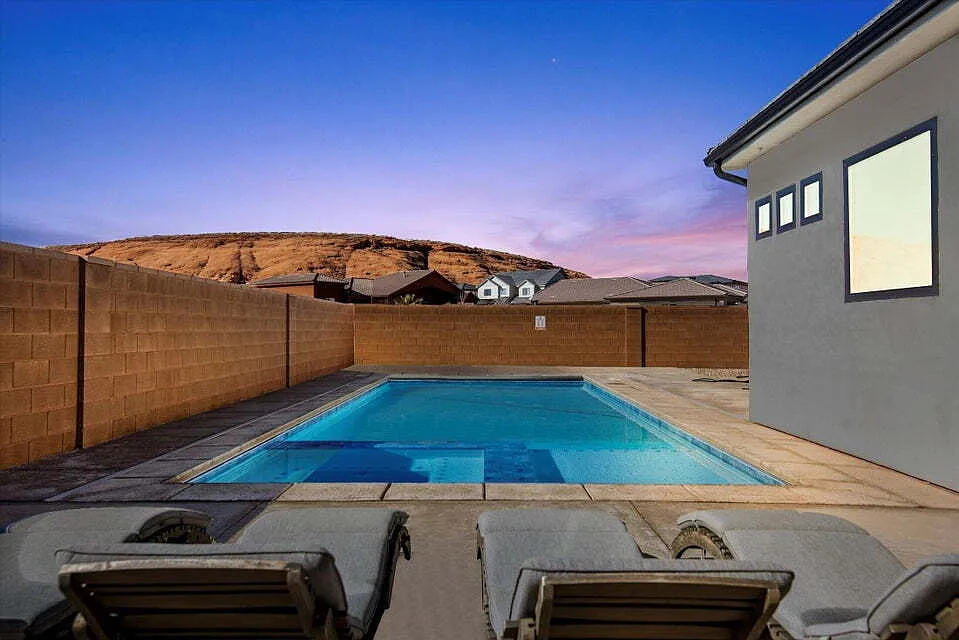 4 bed, 2.5 bath, $4,195 — Photo 4