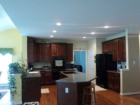 4th image of 5627 Barnsley Pl