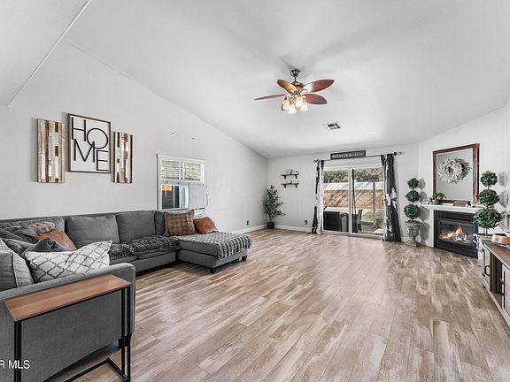 3rd image of 44840 Fenhold St